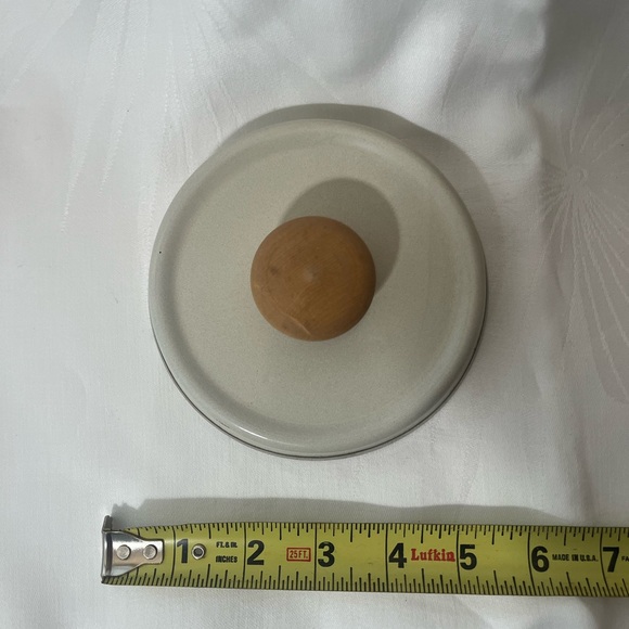 Pfaltzgraff Yorktowne metal enamel tea kettle. Wooden handle. - Picture 9 of 10